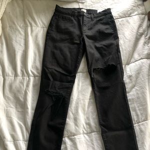 NWT Francesca’s Black Ripped Skinny Jeans Size 27